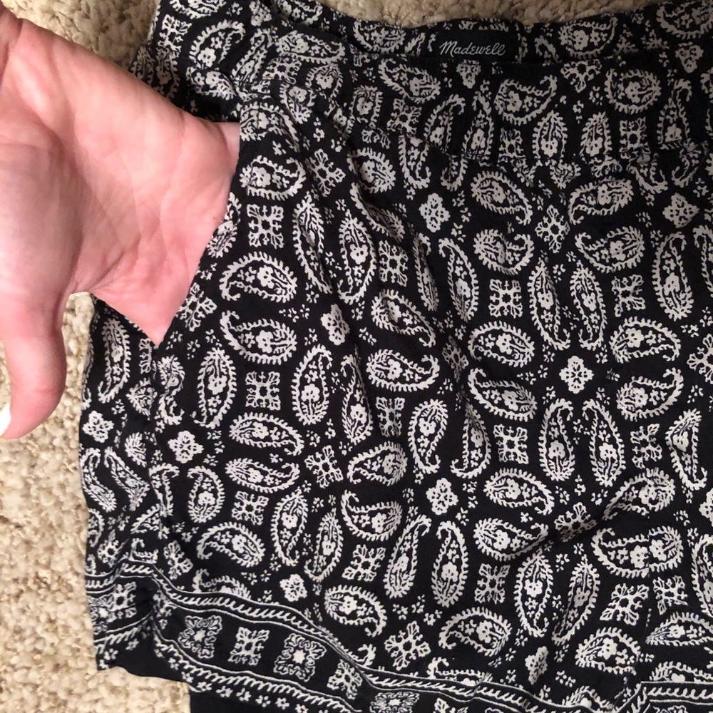 Patterned Shorts - Picture 2 of 3